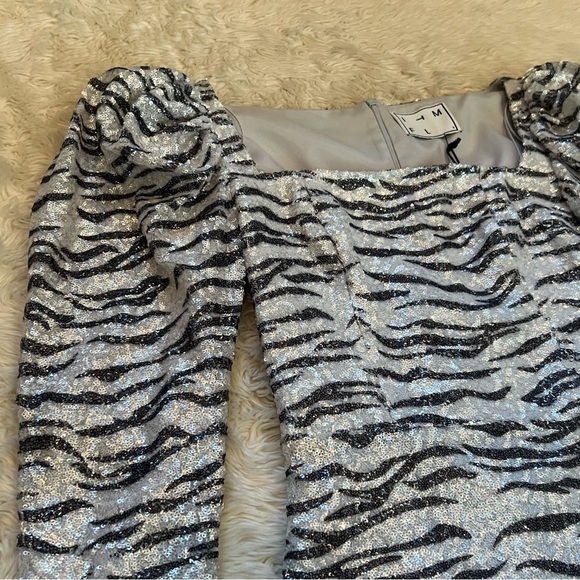 NWT In The Mood For Love Leonardo Dress in Silver Zebra Sequin - Size Small - Picture 4 of 9